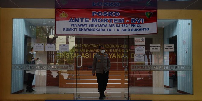 tiga-korban-sriwijaya-air-teridentifikasi-salah-satunya-co-pilot-fadly-satrianto