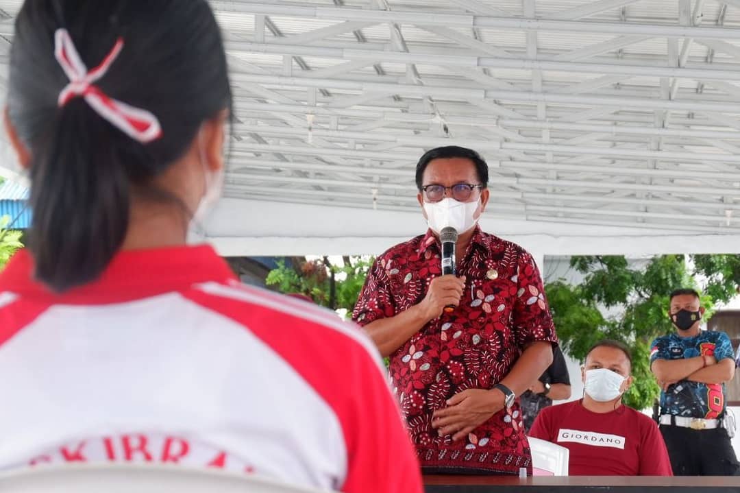 Wali Kota Bitung 1