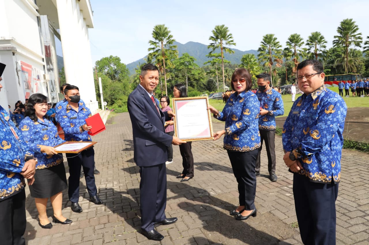 kadis Kominfo eva