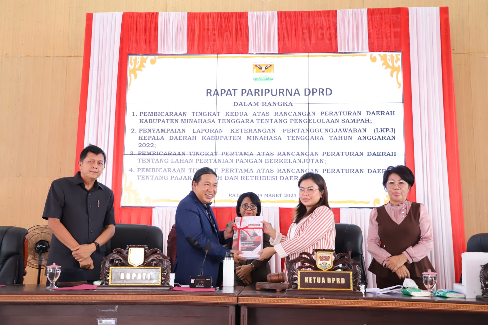 foto Paripurna DPRD tentang sampah