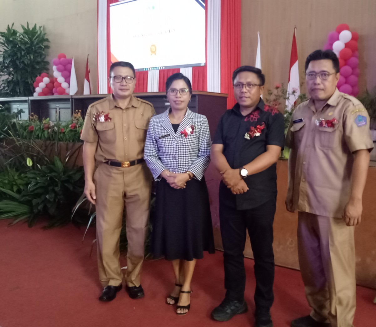 foto penamatan SMKN 1 Ratahan 1