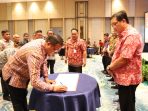sekda Mitra mengikuti kegiatan di propinsi sulut