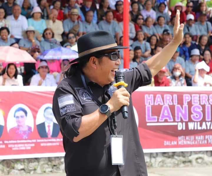 fotoo Bupati Mitra dalam kegiatan Lansia