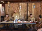 foto Pj Bupati saat Coffe Morning dengan pers Mitra