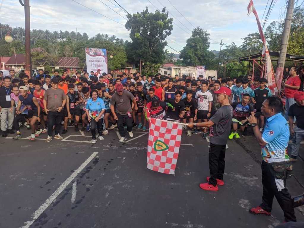 fotoPj Bupati lepas lomba marathon