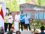 Peresmian groundbreaking pembangunan PLN Hub di Pusat Ibu Kota Negara (IKN) Nusantara yang dilakukan oleh Presiden Republik Indonesia Joko Widodo (tengah), Menteri Sekretaris Negara Praktikno (paling kanan), Menteri Pekerjaan Umum dan Perumahan Rakyat Basuki Hadimuljono (paling kiri), Direktur Utama PLN Darmawan Prasodjo (kedua dari kanan) dan Pj Gubernur Kalimantan Timur Akmal Malik (kedua dari kiri) pada Rabu (5/6).