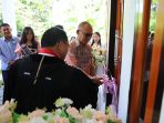 foto PJ Mitra resmikan Pastori tiga GMIM Zaitun Mundung