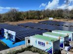 Tampak PLTS Gilimanuk dilengkapi Battery Energy Storage System (BESS) yang berada di Gilimanuk, Jembrana, Bali. Pembangkit tersebut merupakan salah satu pengembangan tahap awal Program PLTS 100 GWp yang dicanangkan Presiden RI. (Foto: BPMI Setpres).Tampak PLTS Gilimanuk dilengkapi Battery Energy Storage System (BESS) yang berada di Gilimanuk, Jembrana, Bali. Pembangkit tersebut merupakan salah satu pengembangan tahap awal Program PLTS 100 GWp yang dicanangkan Presiden RI. (Foto: BPMI Setpres).